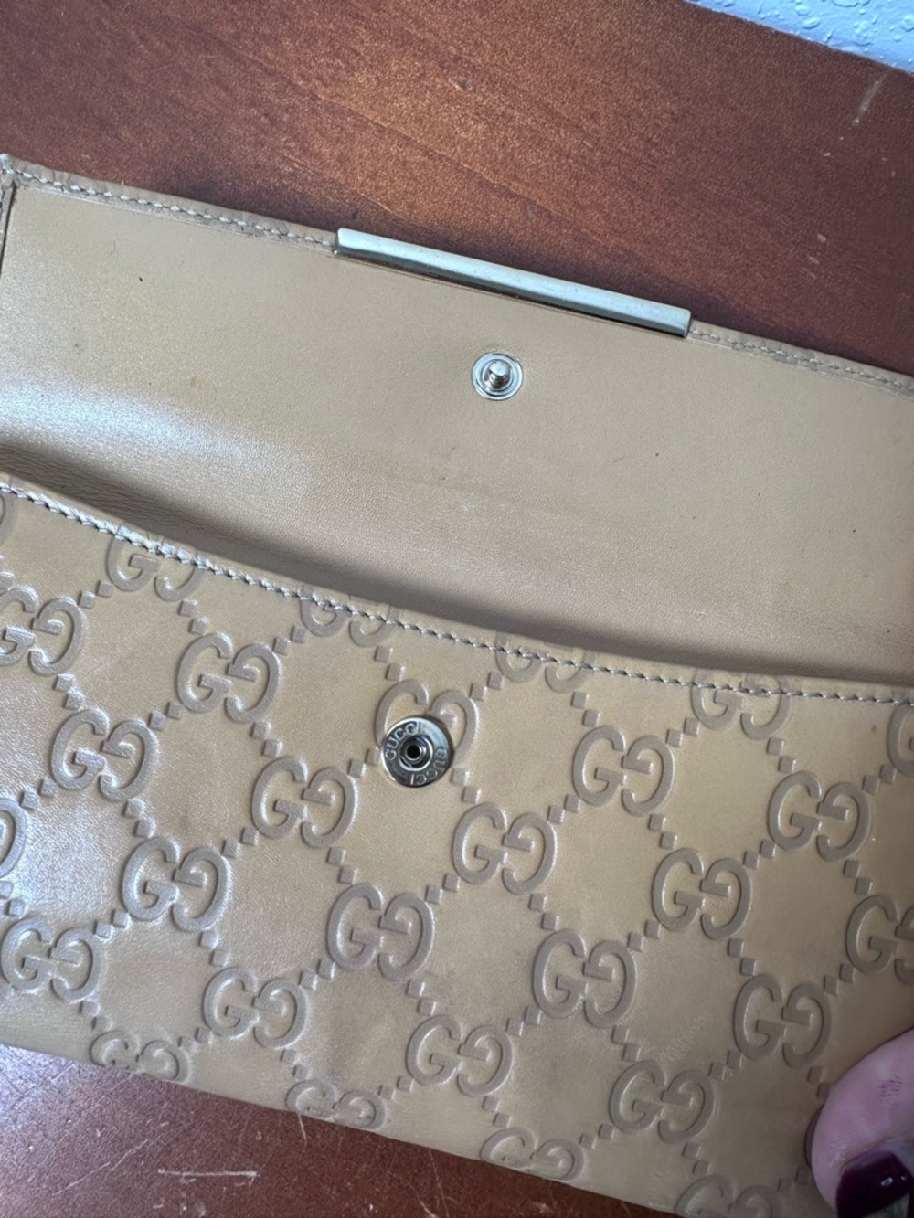 Auth GUCCI Guccissima W
Hook Bi-Fold Long Wallet Brown and Metallic Leather - Picture 10 of 11